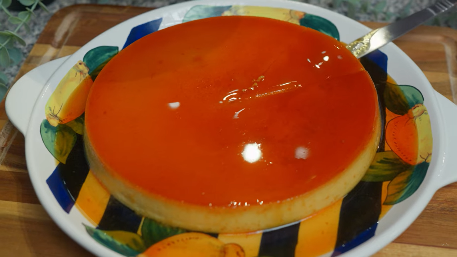 Dominican flan de caramelo with creamy vanilla custard and homemade caramel sauce
