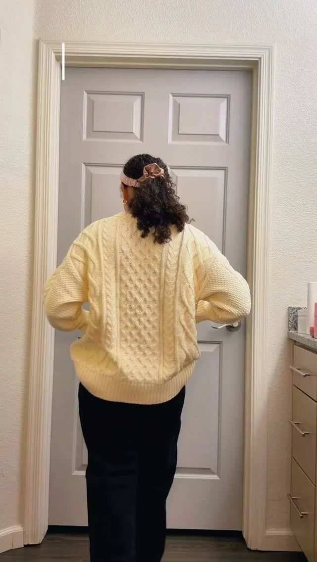 These @gap finds 😍😍! 

High Stride wide leg jeans & 100% cotton oversized sweater perfect for this fall 

Comment to receive the link ⬇️

#gappartner #gapcreator #fallfashiontrends #falloutfitinspo #gapfall2026 

Gap finds, fall fashion, sweater, black denim high rise