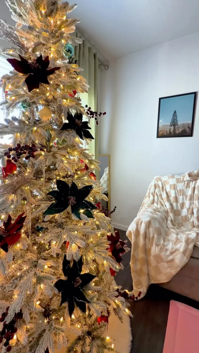 So excited for Christmas 🎄😍! 
Ya pusieron su arbolito?? 
Qué colores van a usar este año? 😍

Comment “Shop” for the link to my christmas tree 

Christmas Tree, Flocked Christmas Tree, Amazon Finds, Hobby Lobby finds